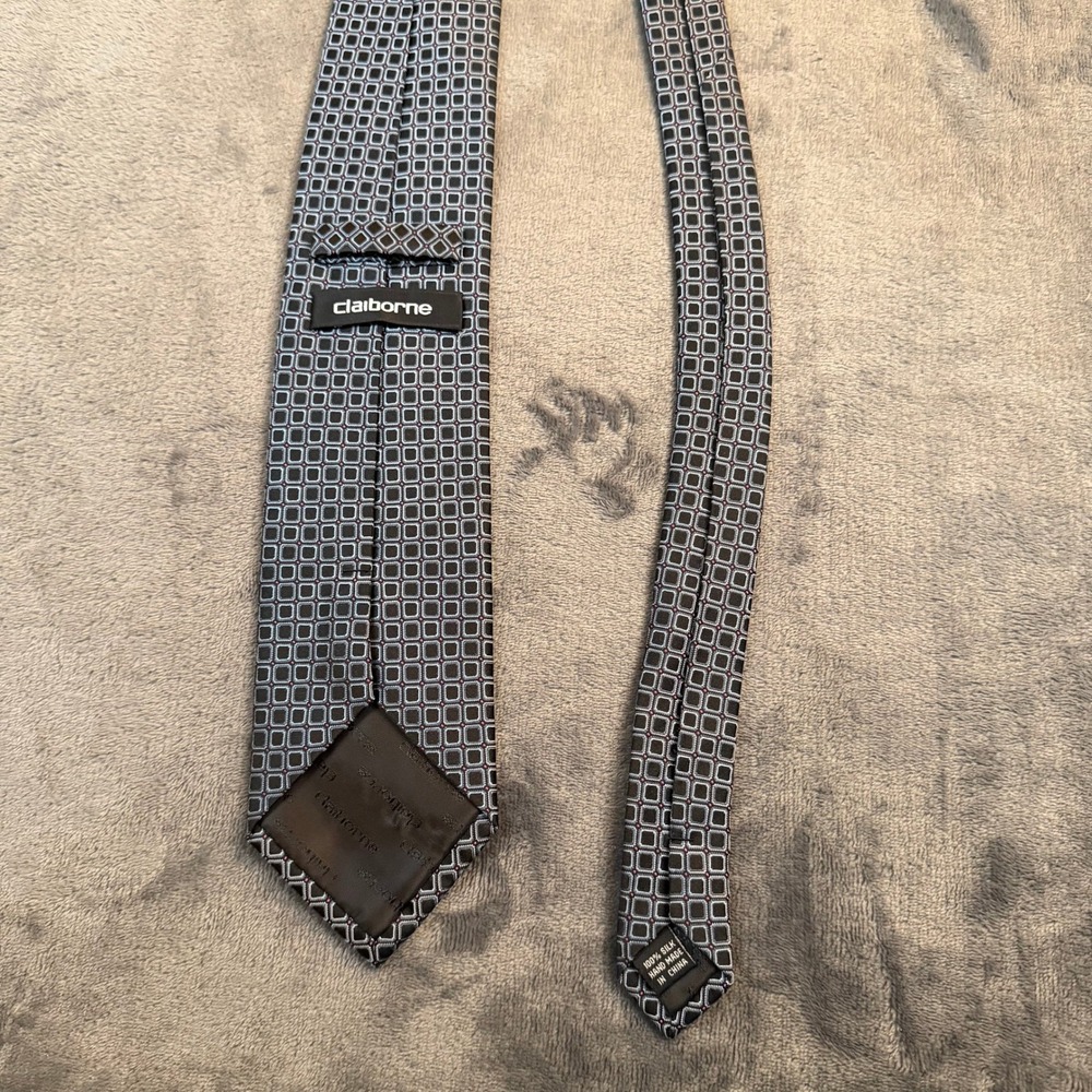 Claiborne Geometric Square Necktie Mens One Size Gray Silk Hand Made - Picture 4 of 8